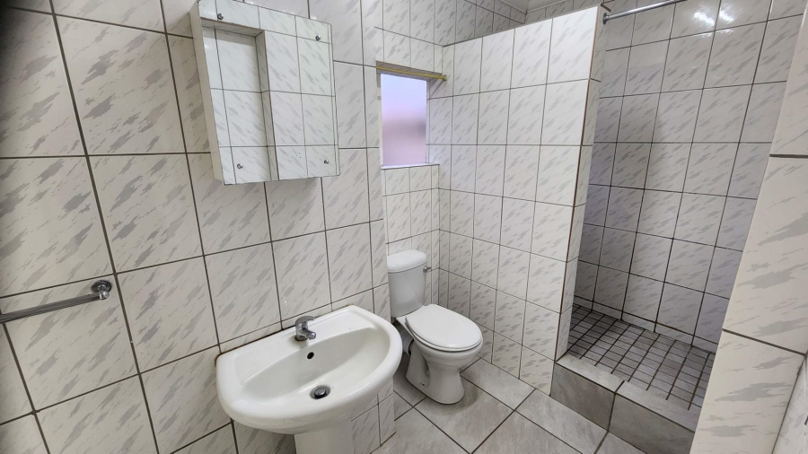 2 Bedroom Property for Sale in Fleurdal Free State